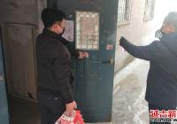 疫無情 人暖心  南陽社區下沉干部為居家人員提供溫情服務