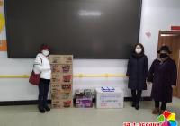 愛心人士慷慨解囊慰問社區工作人員