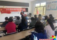 保險知識進社區(qū) 貼心服務暖人心
